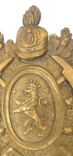 Blason couronné au Lion en laiton repoussé XX siècle