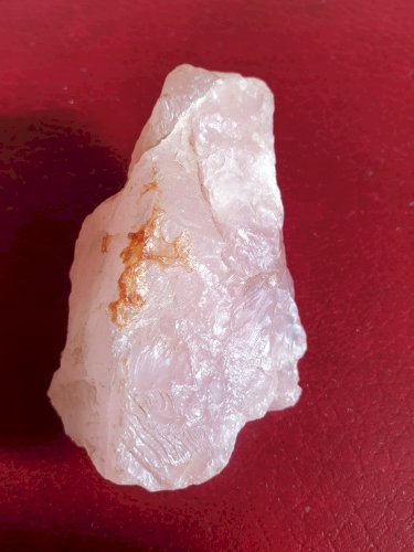 Bloc de quartz rose longueur 7,1 cm poids 84 grammes