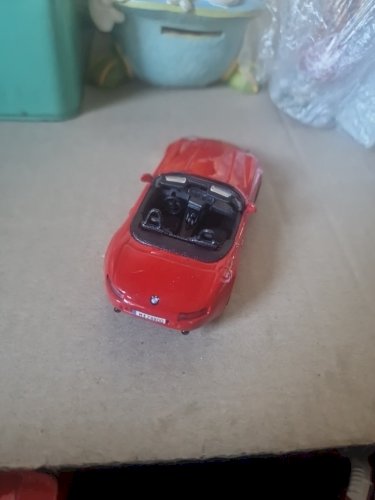 BMW Z8  Cabriolet   Roadster :  Burago  : 1/43  Sans boîte.