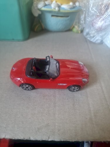 BMW Z8  Cabriolet   Roadster :  Burago  : 1/43  Sans boîte.