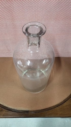 BOCAL OU BOUTEILLE EN VERRE ANCIEN N°5
