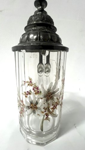 Bock couvert a bière en verre émaillé XX siècle