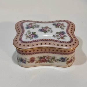 Unique antique Limoges porcelain jewelry box from France