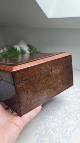 Boite a bijoux ancienne Napoléon III en bois et capitonnée