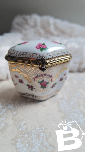Boite a bijoux en porcelaine ou pilulier Del Prado