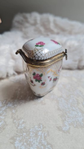 Boite a bijoux en porcelaine ou pilulier Del Prado