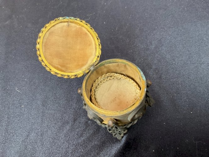 boite a bijoux Fin XVIII Debut XVIIII siècle . En Cuivre
