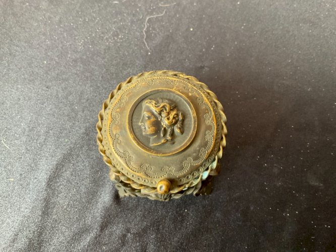 boite a bijoux Fin XVIII Debut XVIIII siècle . En Cuivre