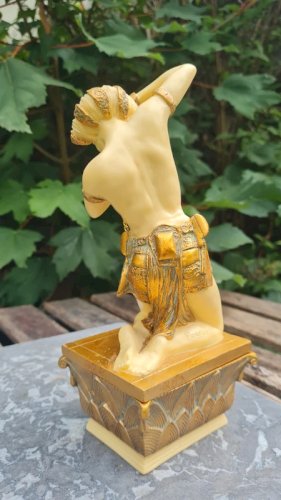 Boite à bijoux pearce 48 en résine Art déco