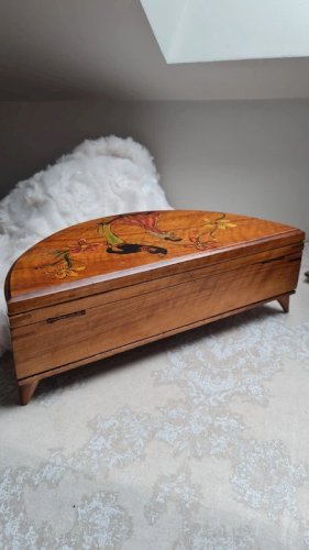 Boite à bijoux vintage espagnol demi lune
