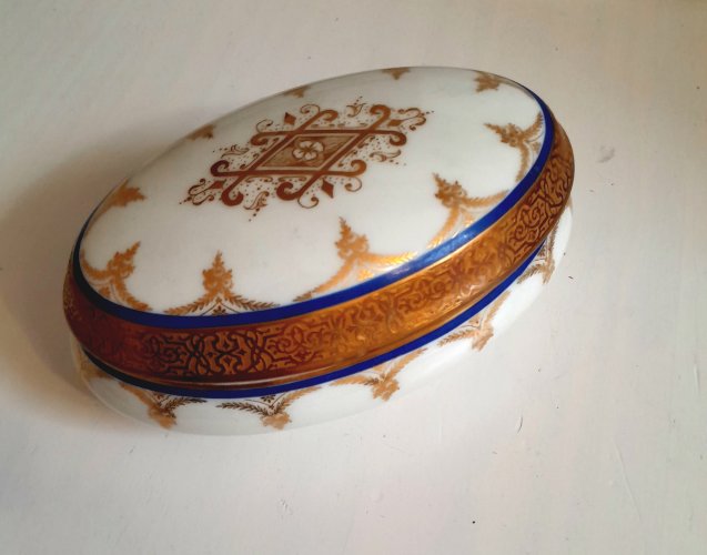 Boîte à bijoux/bonbonnière porcelaine Limoges