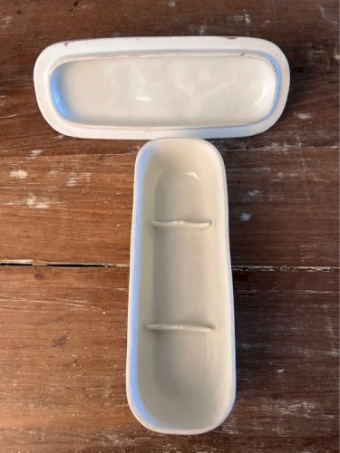 Boîte à brosses en porcelaine décor roses mousse