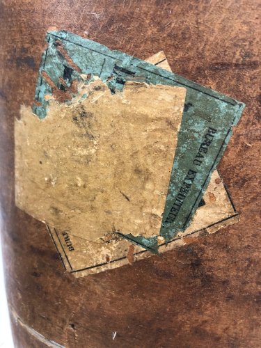 Boîte à chapeau ancienne – bois XIXe – étiquette chemin de fer – publicité