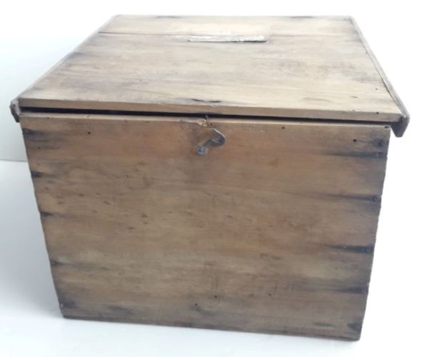 Boite à chapeau, coffret ancien en bois 1900