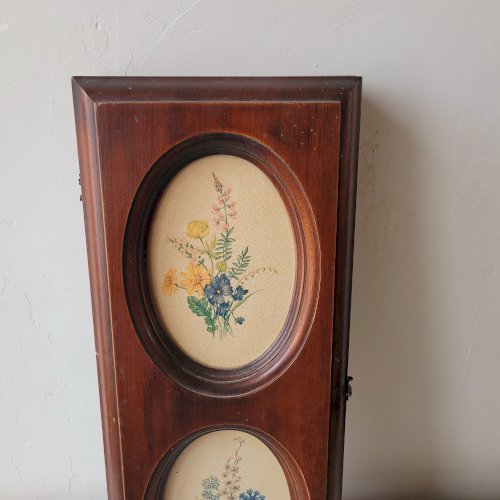 Boîte à clés en bois médaillons floraux