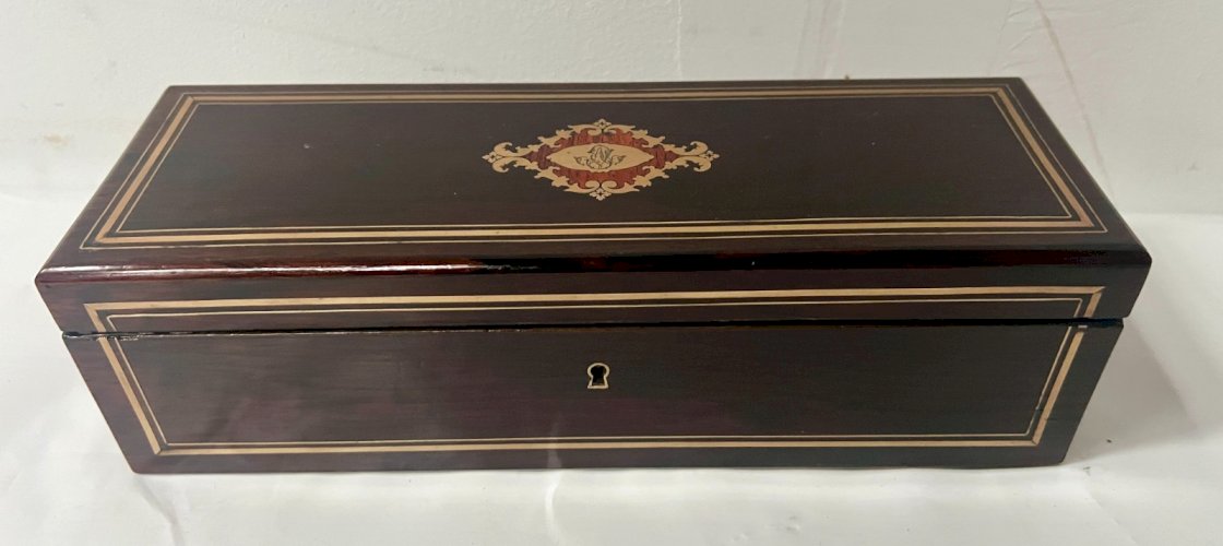 Boite A Gant En loupe de thuya Napoléon III Marqueterie Boulle XIX siècle