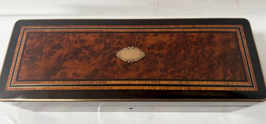 Boite A Gant En loupe de thuya Napoléon III Marqueterie Boulle XIX siècle
