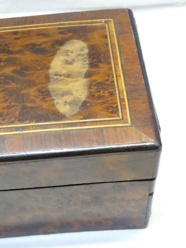 -BOITE A GANTS XIXe NAPOLEON III LOUPE DE THUYA & BOIS de ROSE CARTOUCHE     D