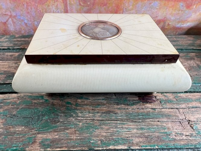 Boîte à musique Paul Beuscher Paris miniature XIXe ivorine velours vintage