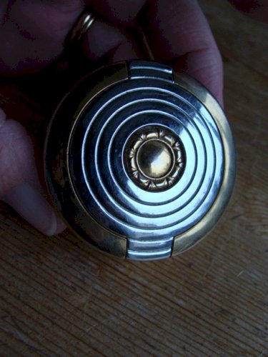 Boite à pilule bicolore vintage