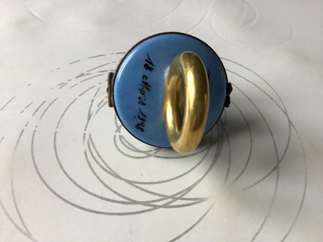 BOÎTE à Pilule forme tétine bébé En PORCELAINE LIMOGES Peint Main