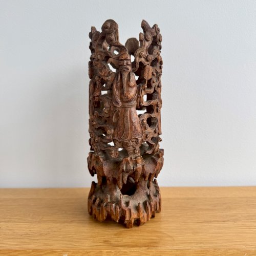 Boite à pinceaux Chine richement sculptée ornementée de personnages M3953