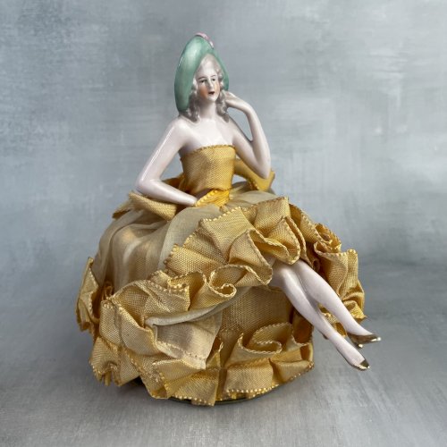 Boite à poudre ancienne cachottière demi figurine femme porcelaine ~ 1920 / 1930