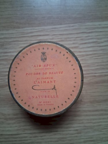 Boite a poudre rene coty air spun au parfum l'aimant n° 2051 d