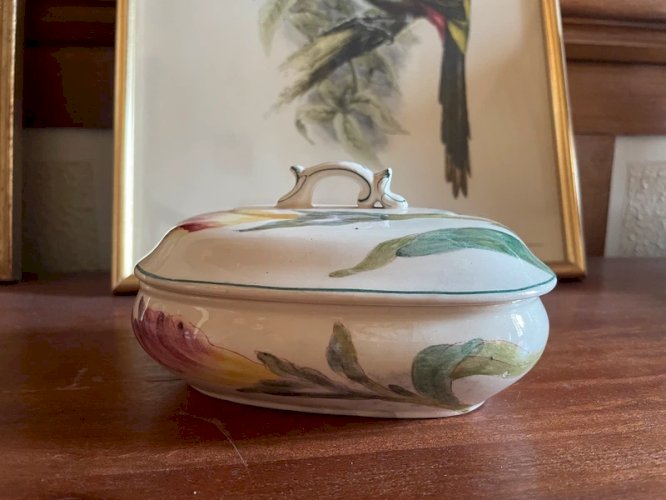 Boîte à savon « Iris » Longchamps 19ème