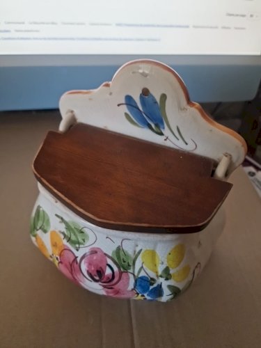 boite à sel céramique, décor de fleurs