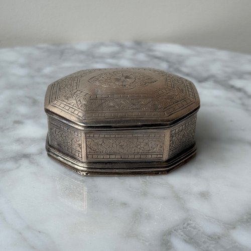 Boite à tabac en argent sri-lankaise début XXe M3724