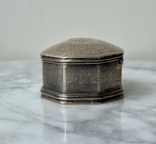 Boite à tabac en argent sri-lankaise début XXe M3724