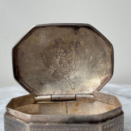 Boite à tabac en argent sri-lankaise début XXe M3724