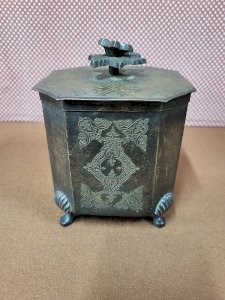 PATINATED BRASS TEA BOX WITH LID