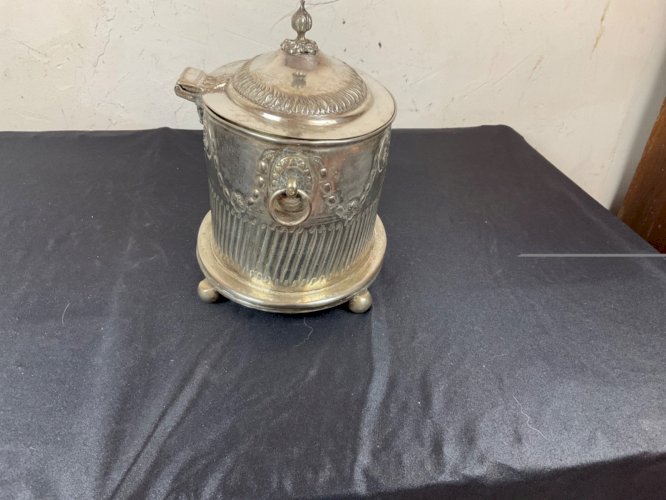 Boite à the marocain, boîte à biscuits.....métal argenté