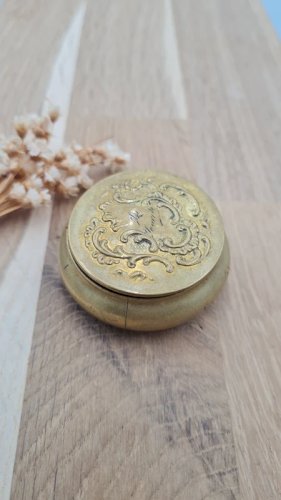 Boite ancienne - poudrier - pilulier -style baroque