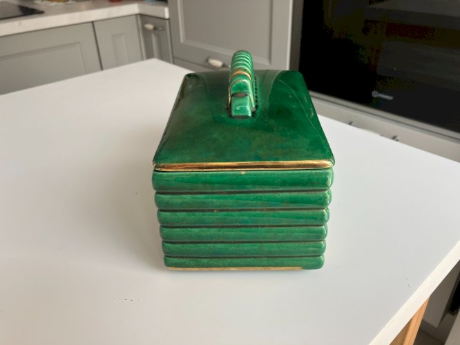 Boite art deco en faience de Saint Clement signée B Letalle (accidents)