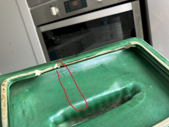 Boite art deco en faience de Saint Clement signée B Letalle (accidents)