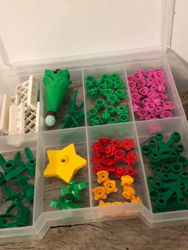 Boîte avec accessoires de jardin Lego