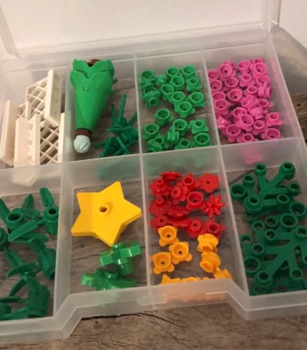 Boîte avec accessoires de jardin Lego
