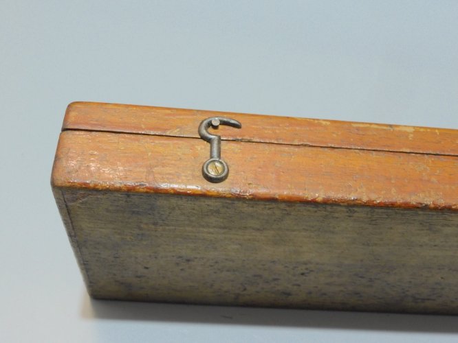 -BOITE BOIS avec PIED A COULISSE ANCIEN INOXYDABLE Métric 20°C gravé VANAVAL  D
