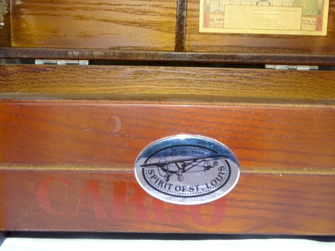 - BOITE BOIS SPIRIT OF SAINT LOUIS CARGO S.O.S.L. COLLECTION NEW-YORK PARIS    D