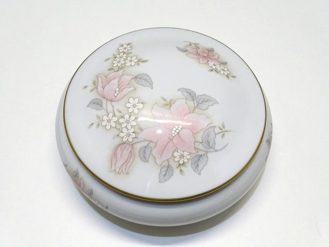- BOITE BONBONNIERE BOITE à BIJOUX PORCELAINE TERNET LIMOGES DECOR FLEURI   D