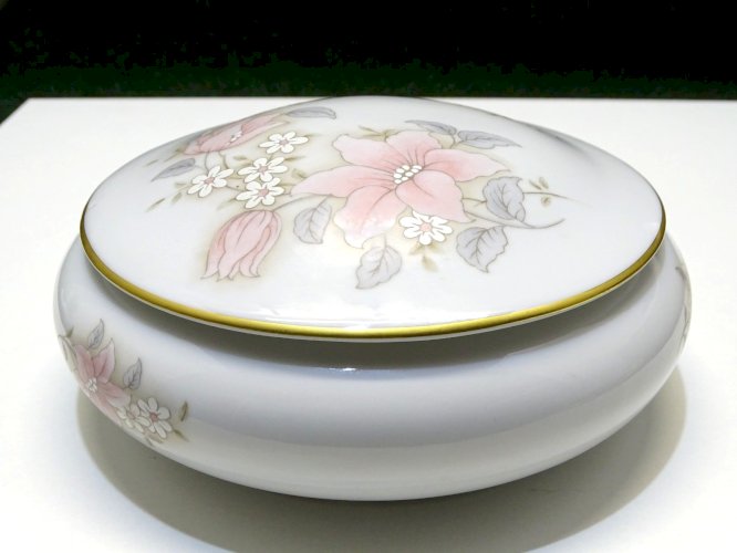 - BOITE BONBONNIERE BOITE à BIJOUX PORCELAINE TERNET LIMOGES DECOR FLEURI   D