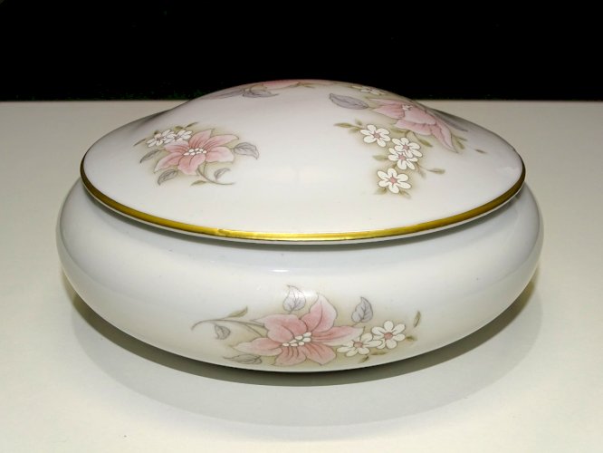 - BOITE BONBONNIERE BOITE à BIJOUX PORCELAINE TERNET LIMOGES DECOR FLEURI   D