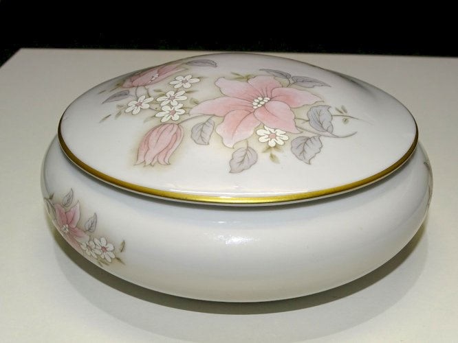 - BOITE BONBONNIERE BOITE à BIJOUX PORCELAINE TERNET LIMOGES DECOR FLEURI   D