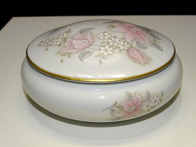 - BOITE BONBONNIERE BOITE à BIJOUX PORCELAINE TERNET LIMOGES DECOR FLEURI   D