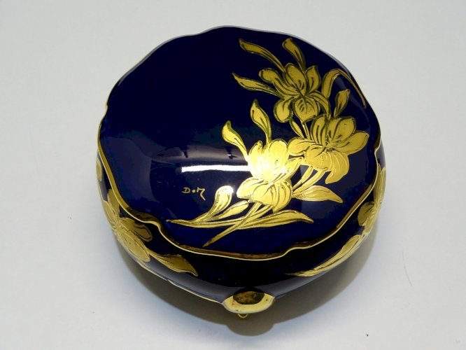 -BOITE BONBONNIERE PORCELAINE BLEU de FOUR LIMOGES Daniel Moreau PIECE UNIQUE  D