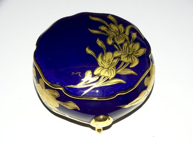 -BOITE BONBONNIERE PORCELAINE BLEU de FOUR LIMOGES Daniel Moreau PIECE UNIQUE  D