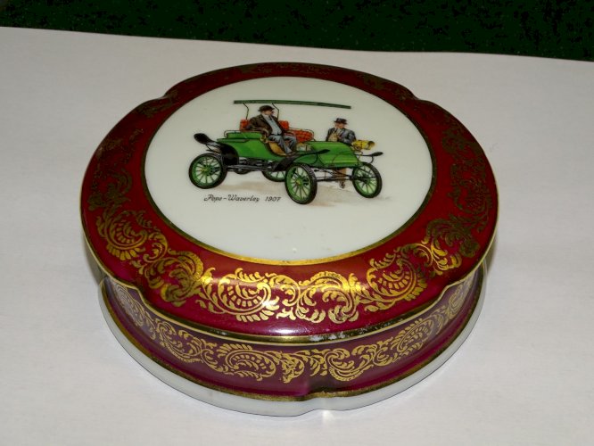 -BOITE BONBONNIERE PORCELAINE de LIMOGES décor  VIEUX TACOT POPE WAVERLY  1907 D
